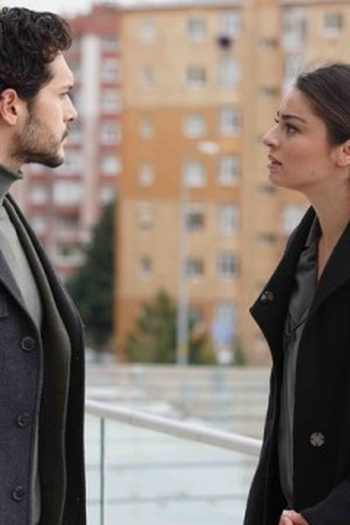 Poster de Episódio 8. Bölüm (2020)