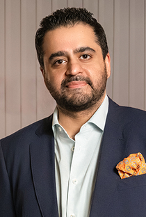 Akshaye Widhani - Poster 1