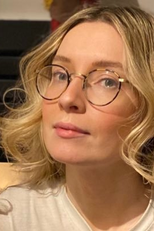 Julianne Hoyak