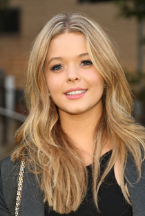 Sasha Pieterse - Poster / Capa / Cartaz - Oficial 2