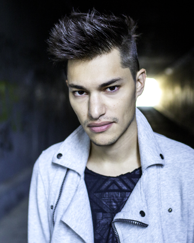 Zach Villa - Foto 2