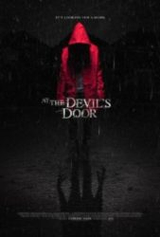 Crítica: Na Porta do Diabo (“At the Devil’s Door”) | CineCríticas