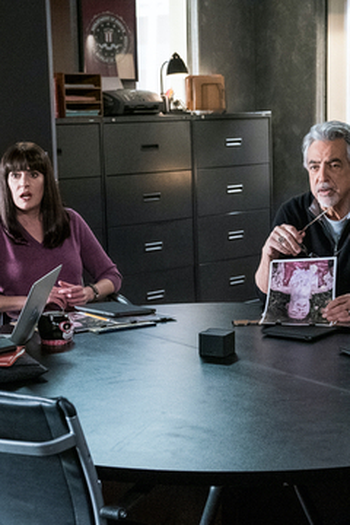 Poster de Episódio Under the Skin (2020)