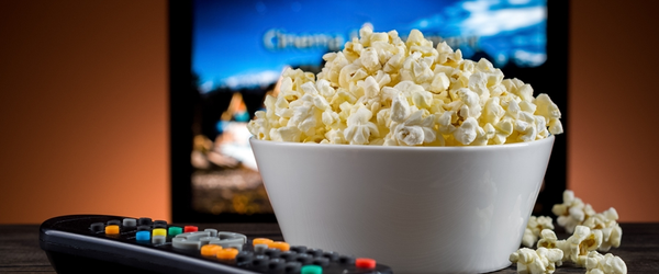 A SOLUÇÃO PARA OS CINÉFILOS: 5 vantagens de assistir a filmes em casa!
