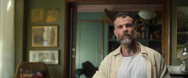 Série documental, A Mulher da Casa Abandonada, ganha data de estreia