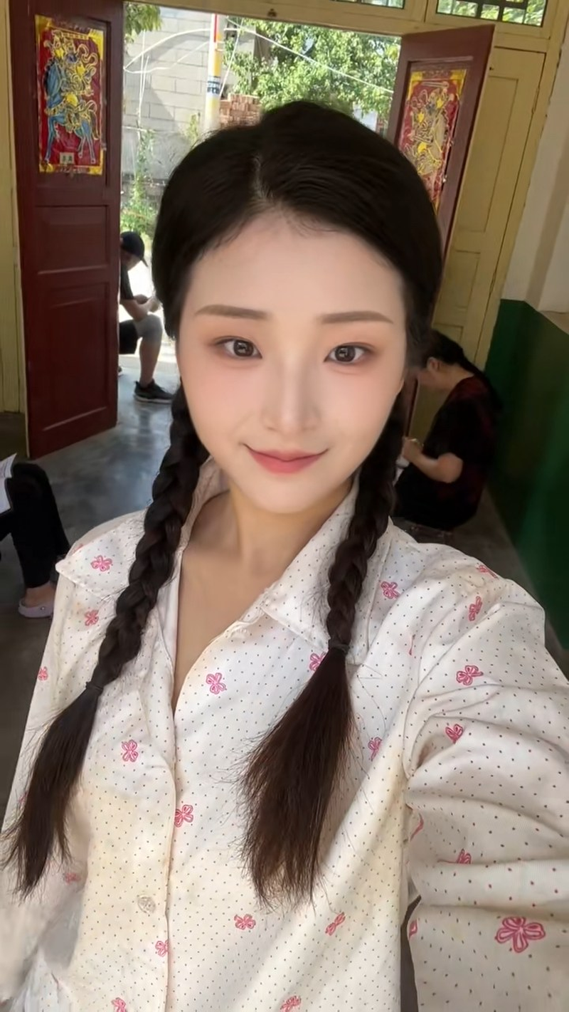 Li Mengna - Foto 1