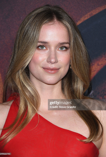 Elizabeth Lail - Poster 1