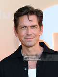 Steve Howey