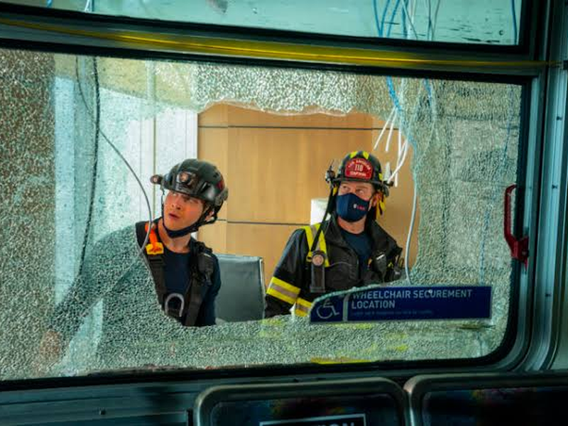 Foto 126 de 9-1-1 (4ª Temporada)