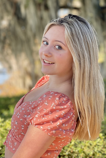 Madeleine Davis - Poster 1