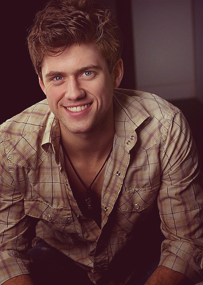 Aaron Tveit - Foto 1