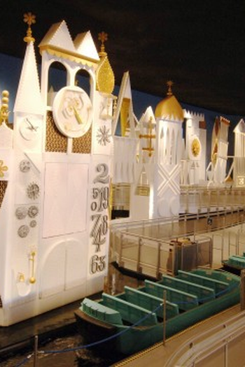 Poster de Episódio It's a Small World (2021)