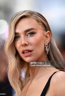 Vanessa Kirby - Poster 1