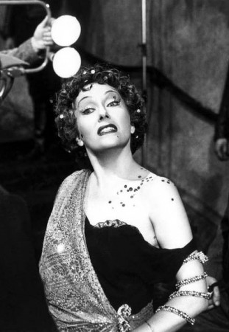 Gloria Swanson - Foto 1