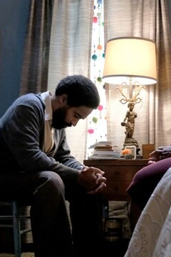 Poster de Episódio Through a Glass, Darkly (2021)