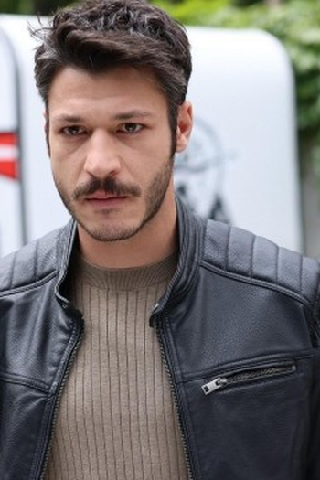 Poster de Episódio 14. Bölüm (2024)