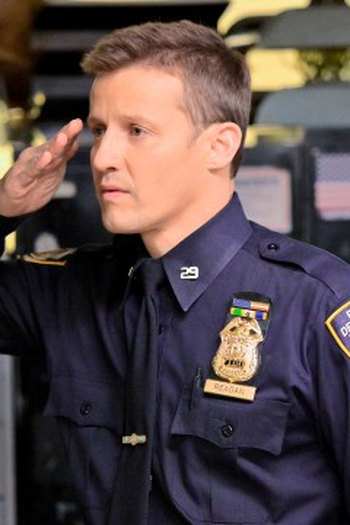 Poster de Episódio On the Arm (2022)