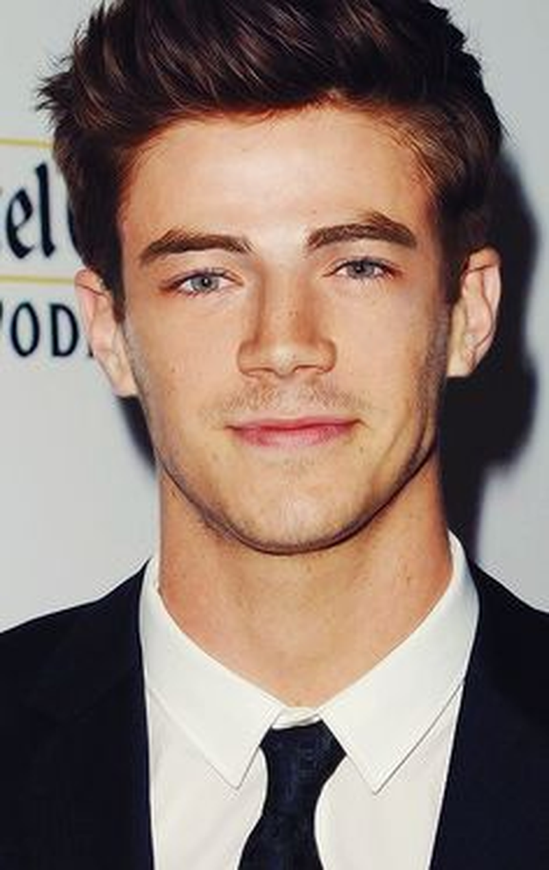 Grant Gustin - Foto 7
