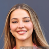 Madelyn Cline - Foto 1