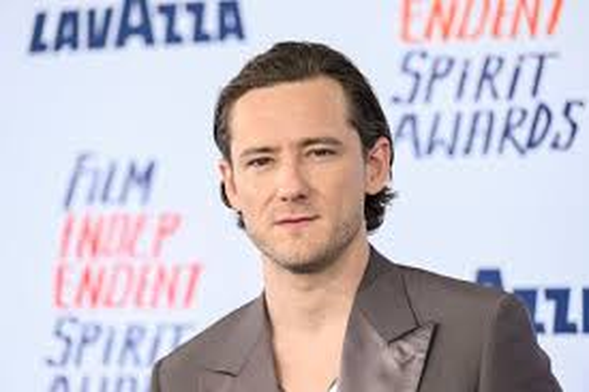 Lewis Pullman - Foto 3