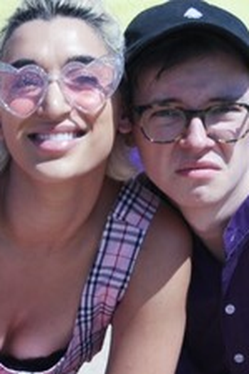 Poster de Episódio Camping with my step-mom. (2018)