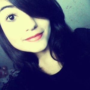 Foto de perfil de Larissa :}                  .