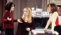 Lisa Kudrow diz que roteiristas de “Friends” discutiam fantasias sobre colegas de elenco