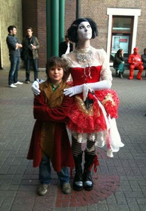 Escultural (10 Minute Tales: Statuesque)