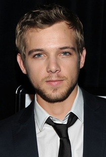 Max Thieriot - Poster 1