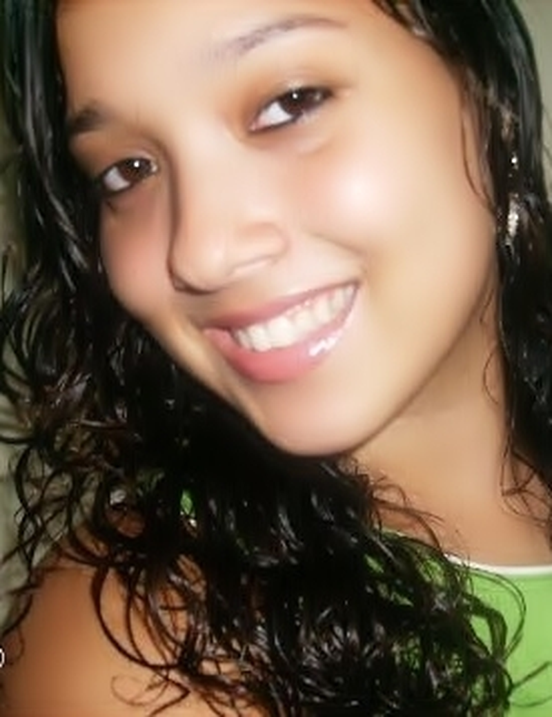 Aline Alves - Foto 1