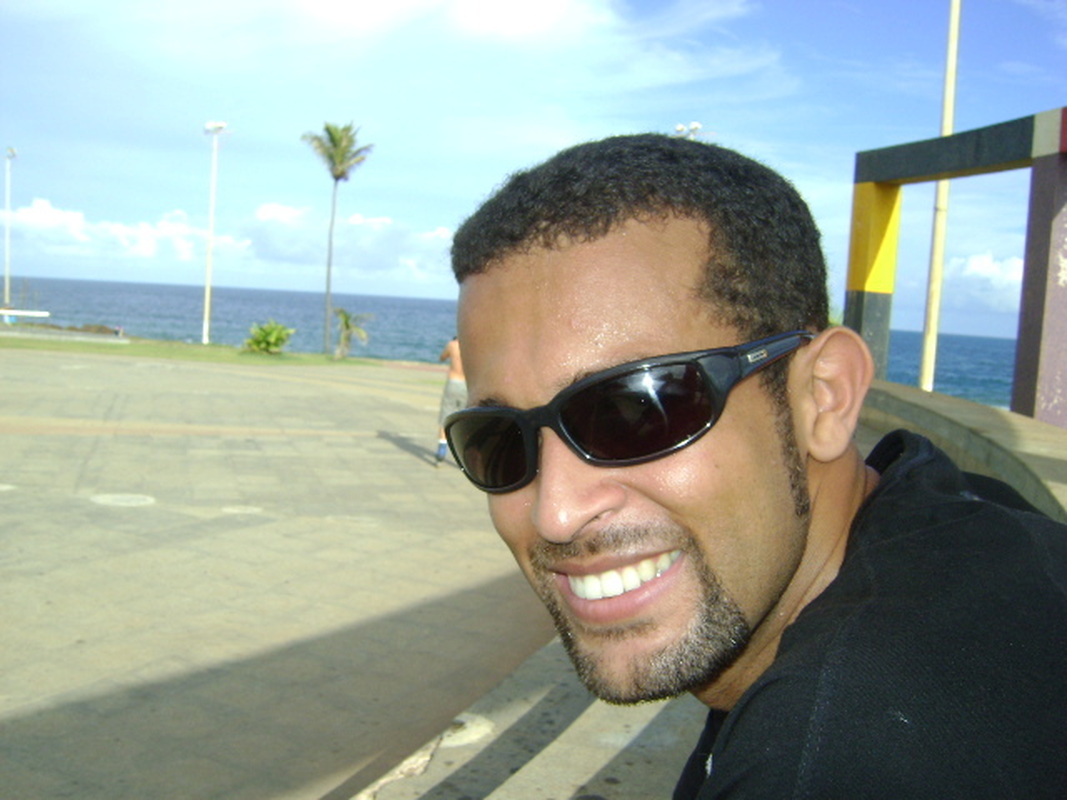 Alex Oliveira - Foto 1