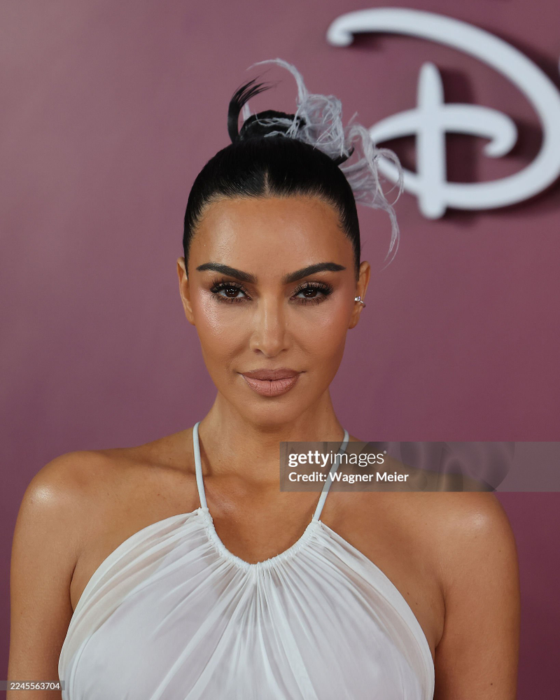 Kim Kardashian - Foto 11