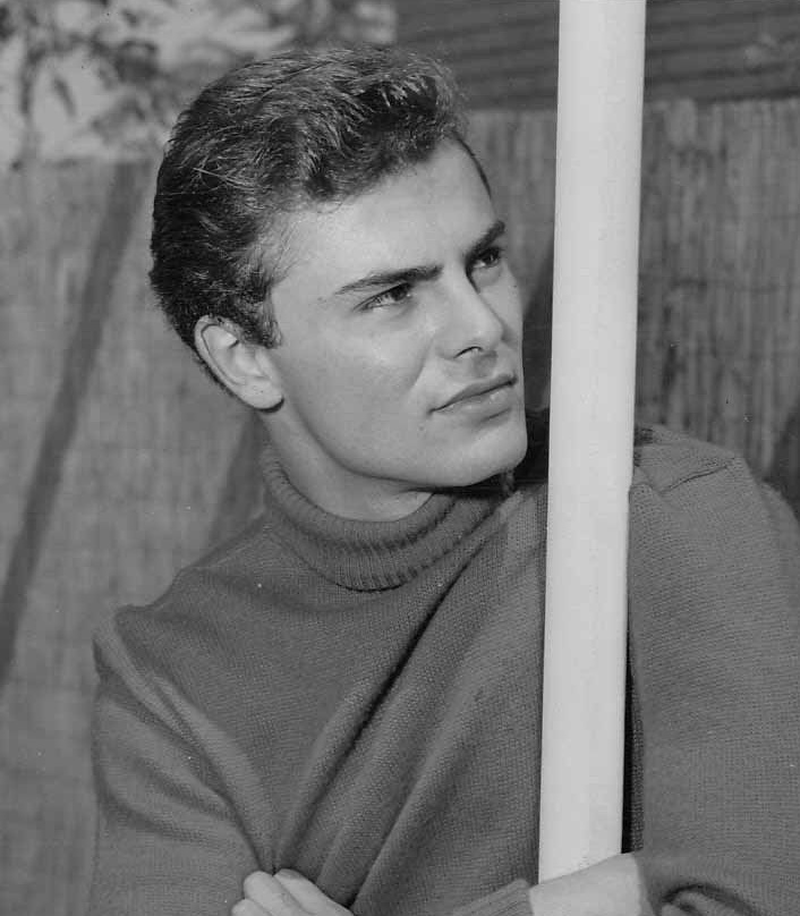 John Saxon - Foto 11