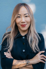 Sue Kim (VII)