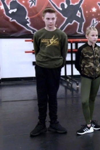 Poster de Episódio 2 Jackets, 4 Dancers (2019)