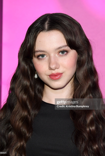 Violet McGraw - Poster 1