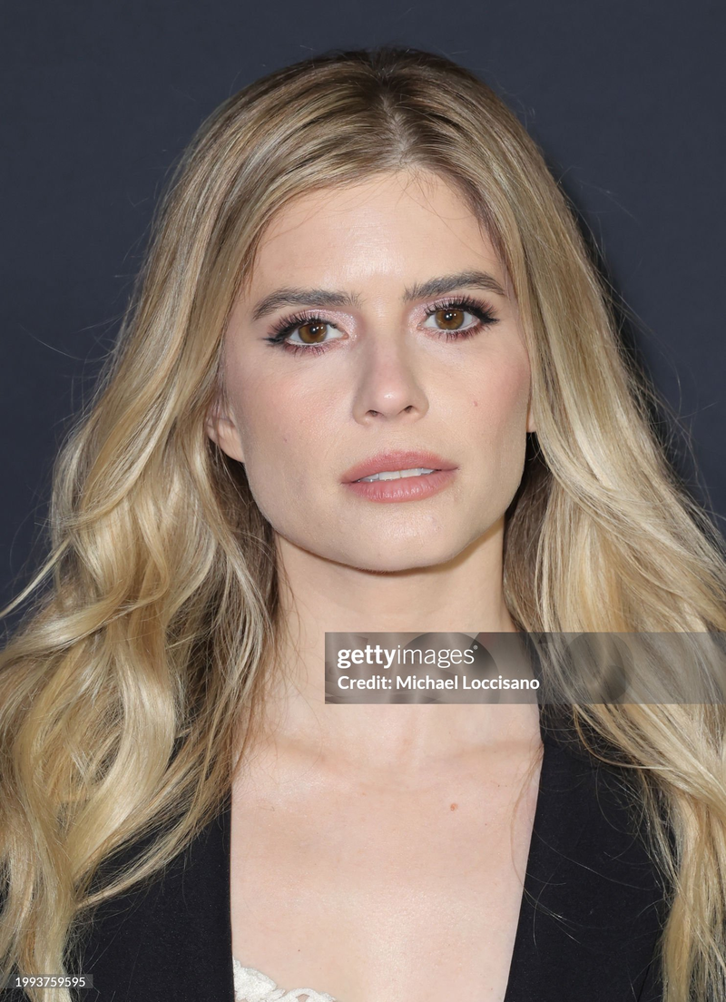 Carlson Young - Foto 2