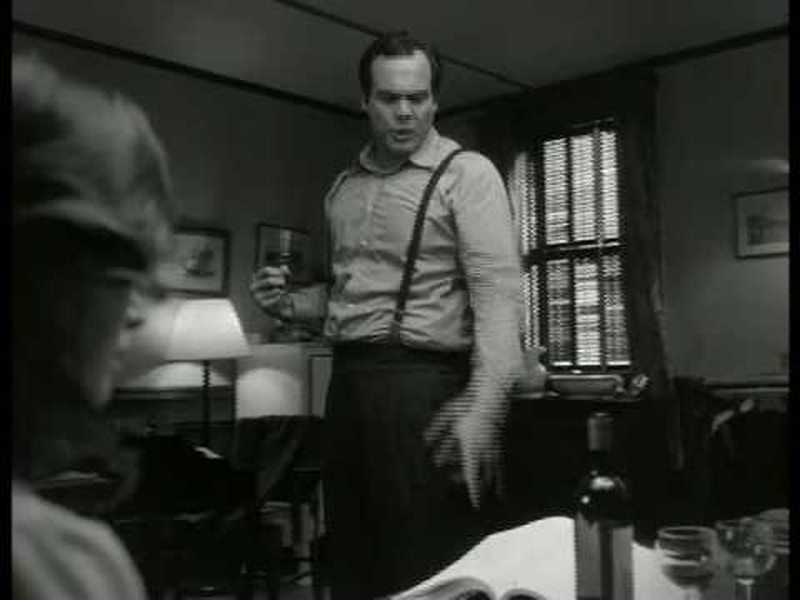 Foto 1 de Five Minutes, Mr. Welles
