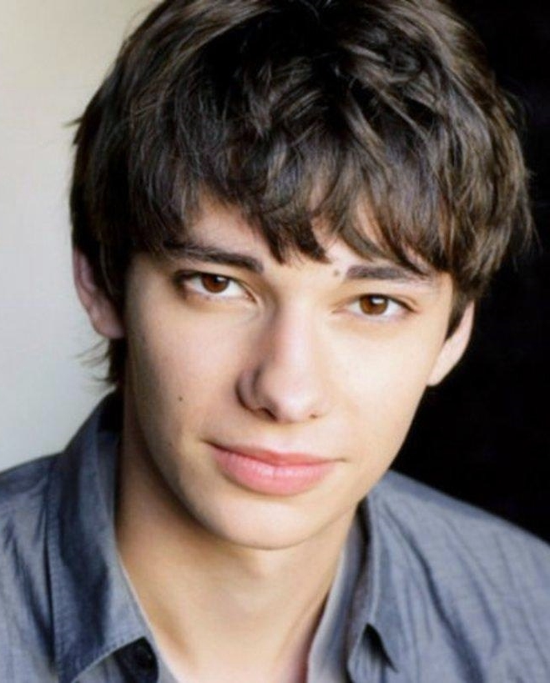 Devon Bostick - Foto 2