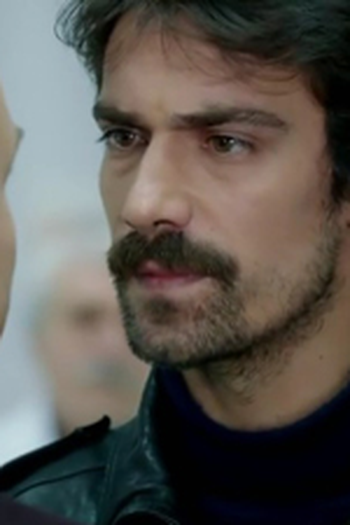 Poster de Episódio 22. Bölüm (2012)
