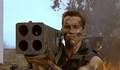 Schwarzenegger diz que filmes violentos não são influências para tiroteios em escolas