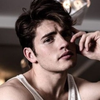 Gregg Sulkin - Foto 1