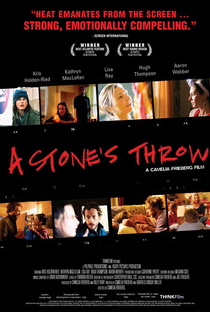A Stone's Throw - Poster / Capa / Cartaz - Oficial 1