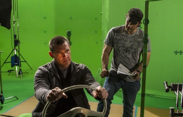 Josh Brolin em imagens de bastidores de Sin City 2: A Dama Fatal | Cinetoscópio