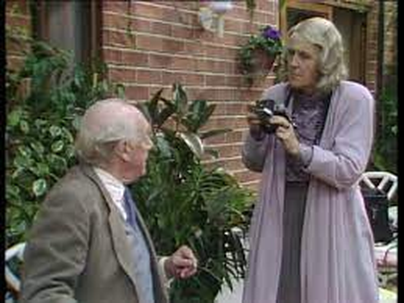 Foto 6 de Waiting for God