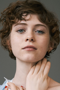 Sophia Lillis - Poster / Capa / Cartaz - Oficial 3