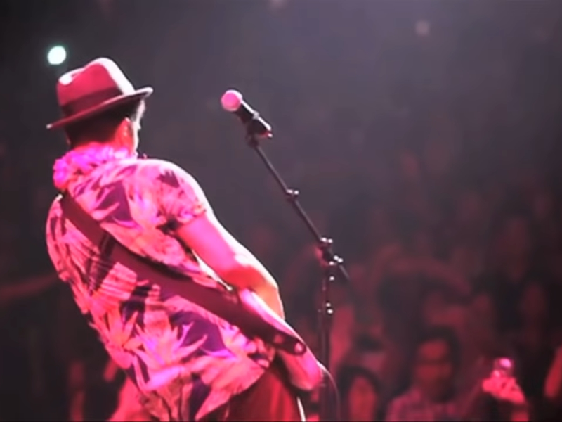 Foto 8 de Bruno Comes Home