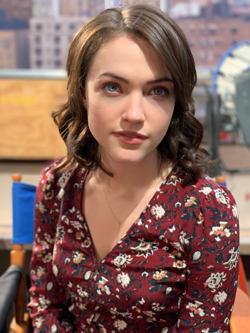 Violett Beane - Foto 1