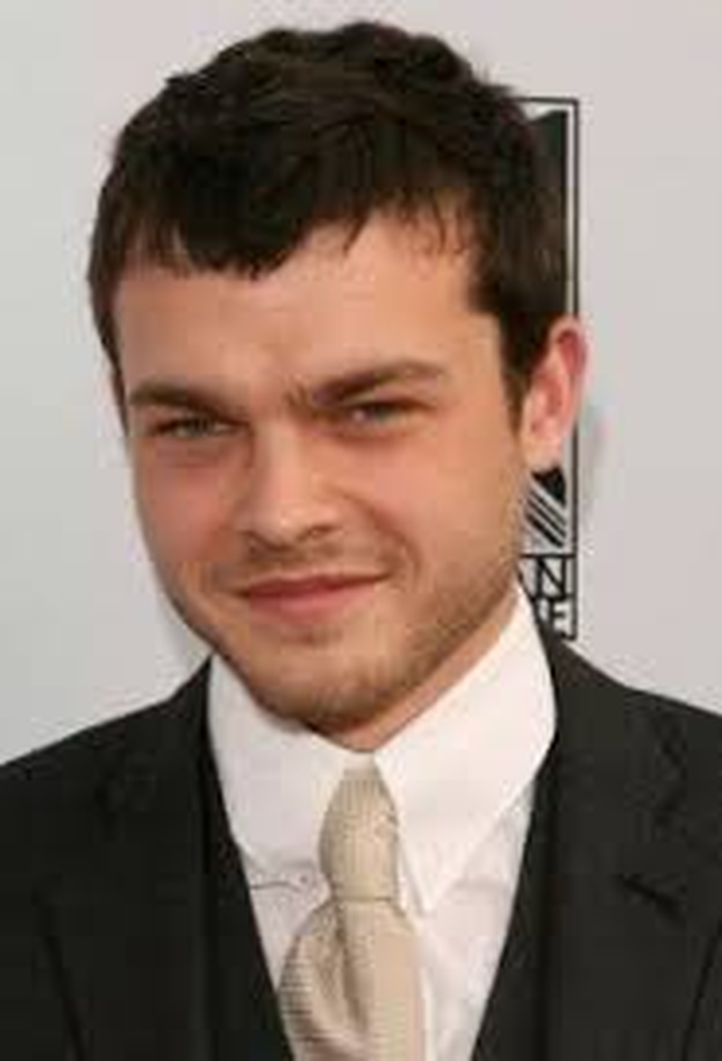 Alden Ehrenreich - Foto 6