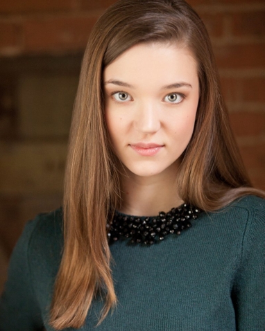 Nicole Brydon Bloom | Artista | Filmow